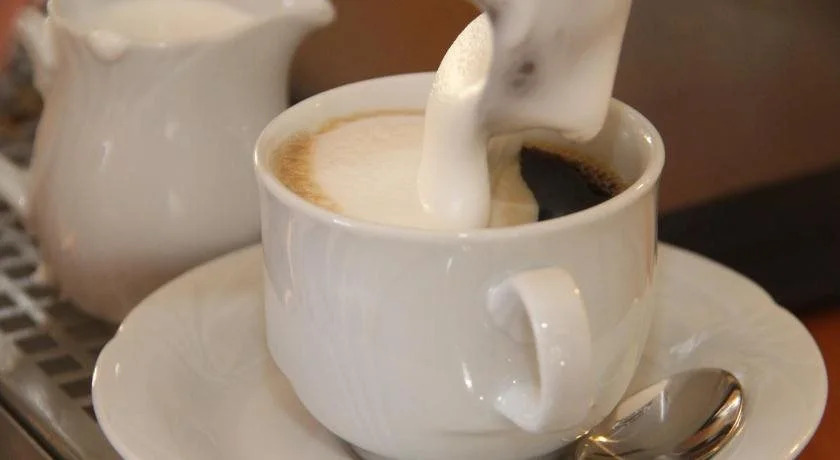 Simon - Hotel & Café