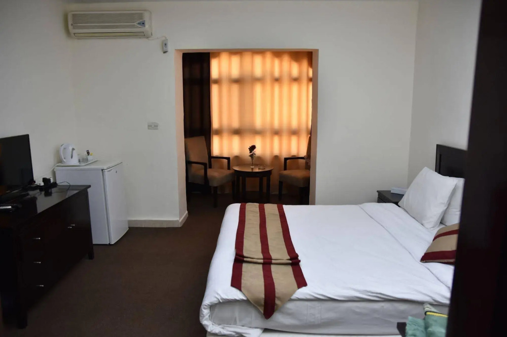Al Bateel Hotel Apartments