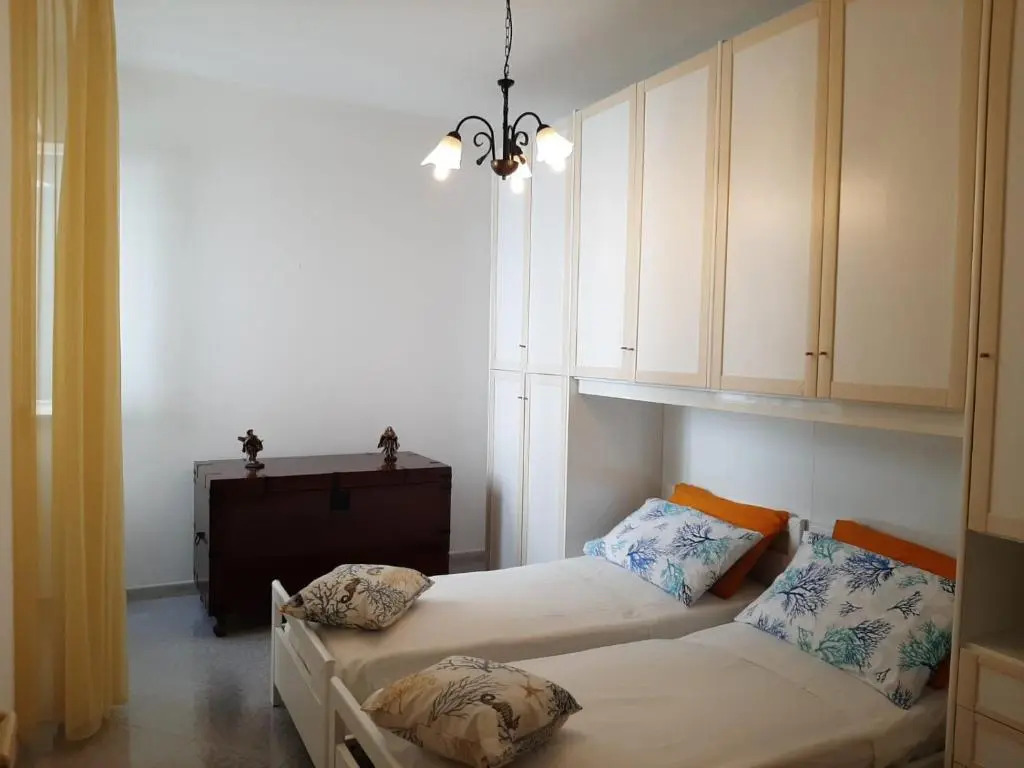 Cozy Starhouse Cottage
