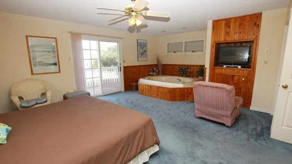 Captains Quarters - 5 Br Home