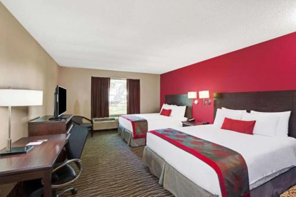 Quality Inn & Suites Columbus