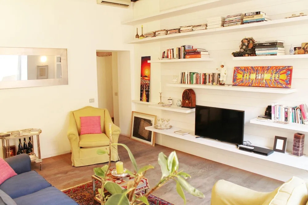 Trevi Fountain 2BR Apartment