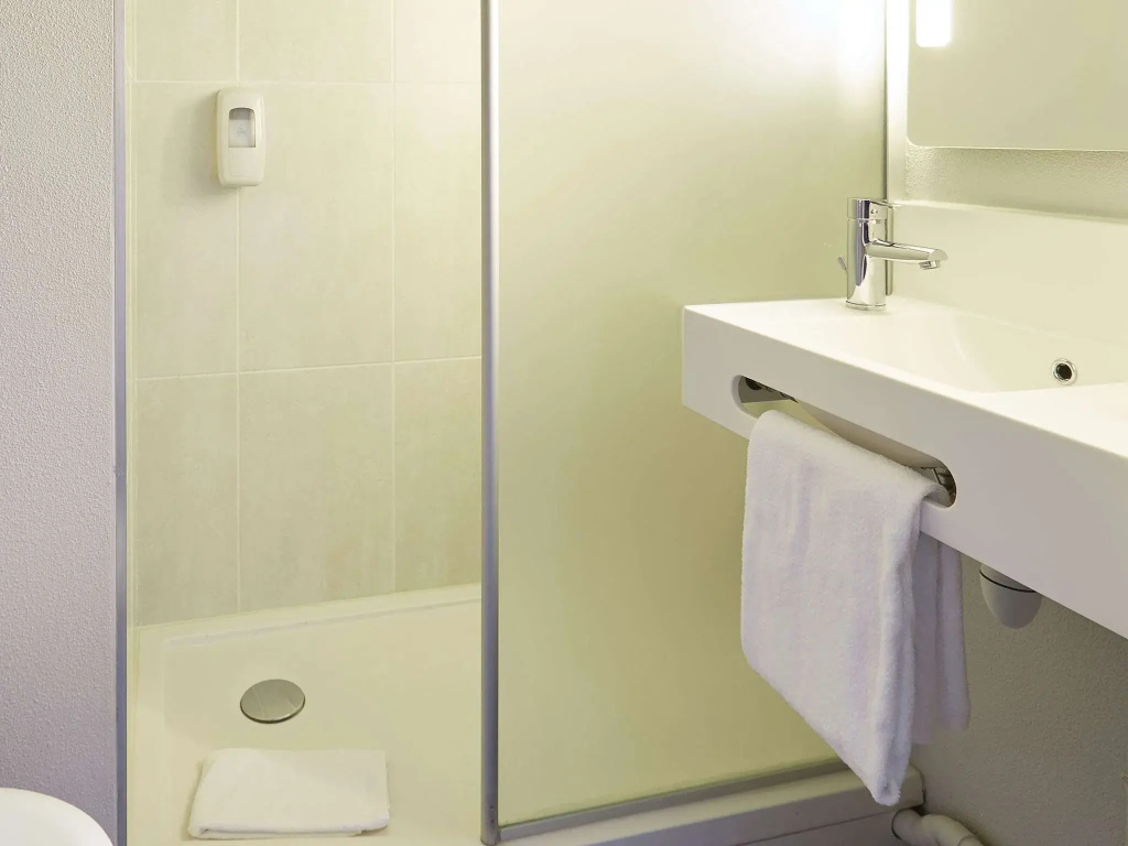 B&B HOTEL Lille Roubaix Campus Gare