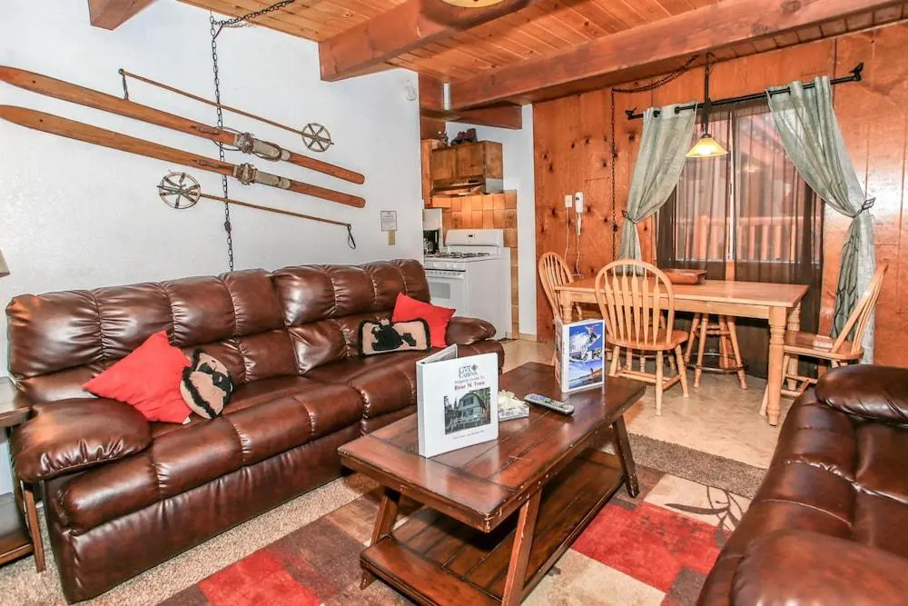 Bear n Tree - Cozy cabin near the Village
