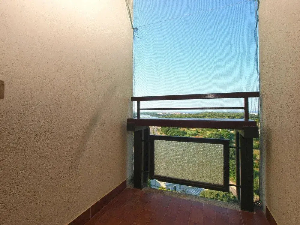 Apartment 1738