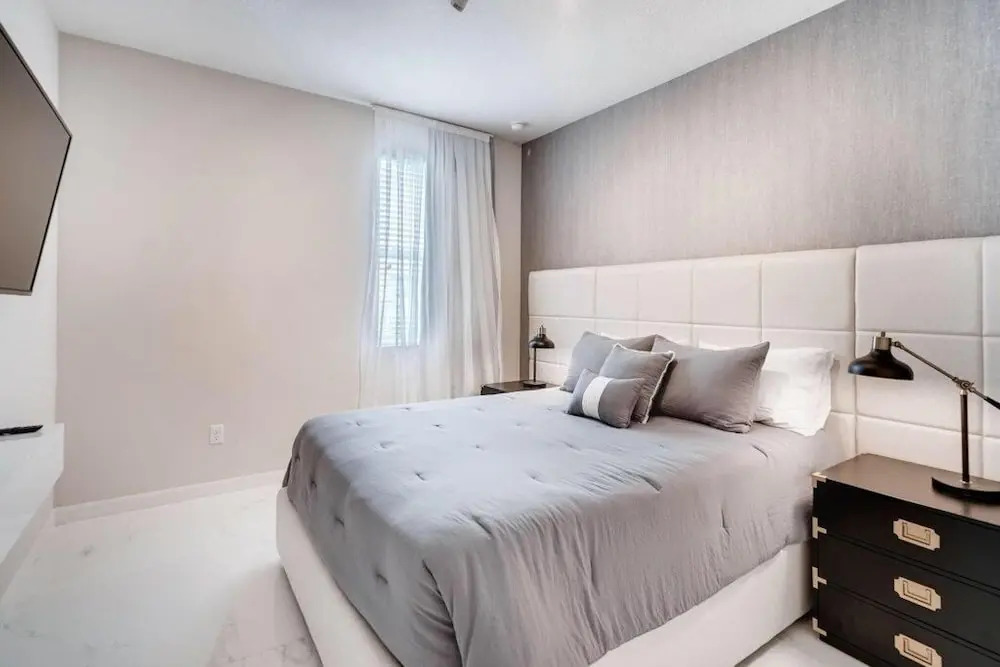 H2u - Ralph - So1725 7 Bedroom Home