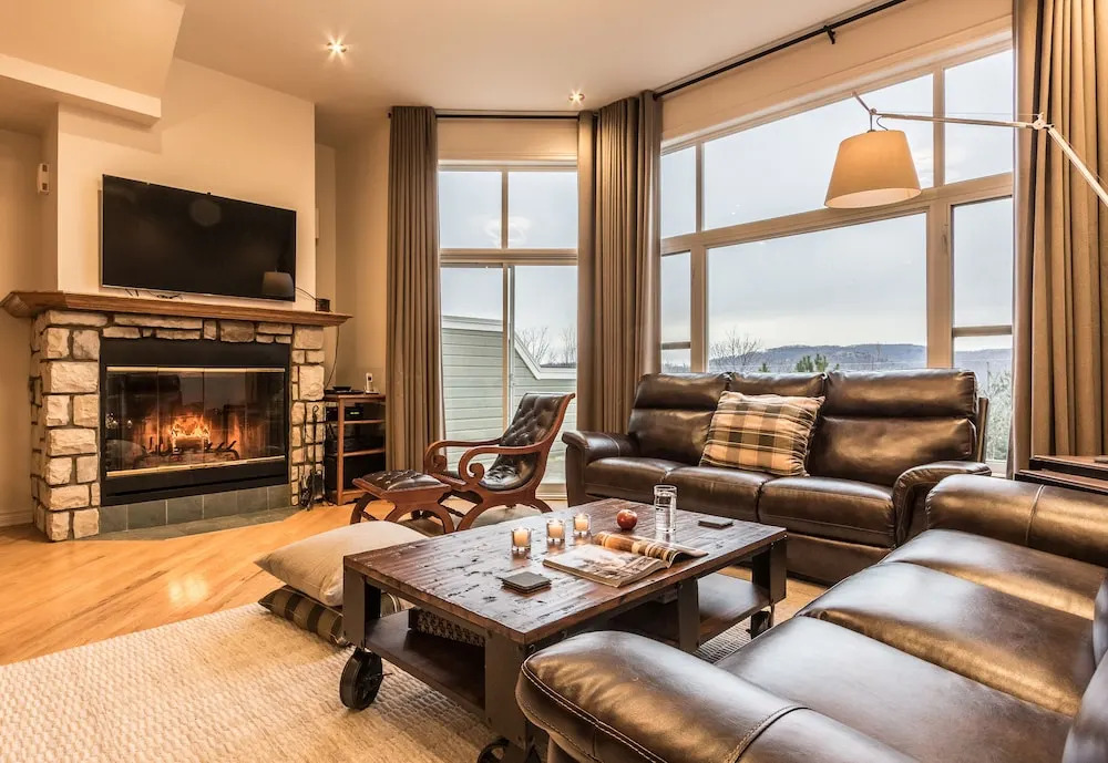 Cozy Lodge in the Mont Tremblant Ski Village