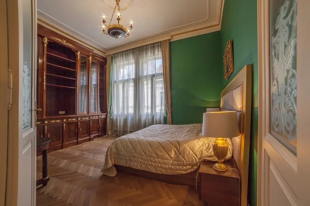 Filip Palace Luxurious Apartment