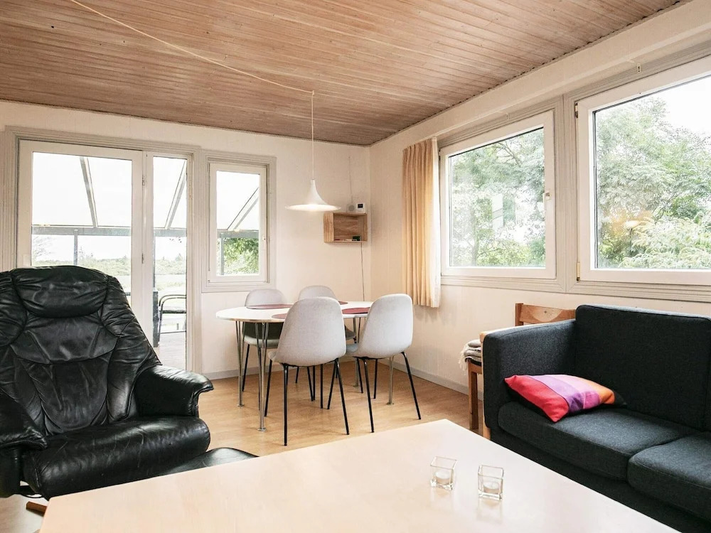 5 Person Holiday Home in Thyholm