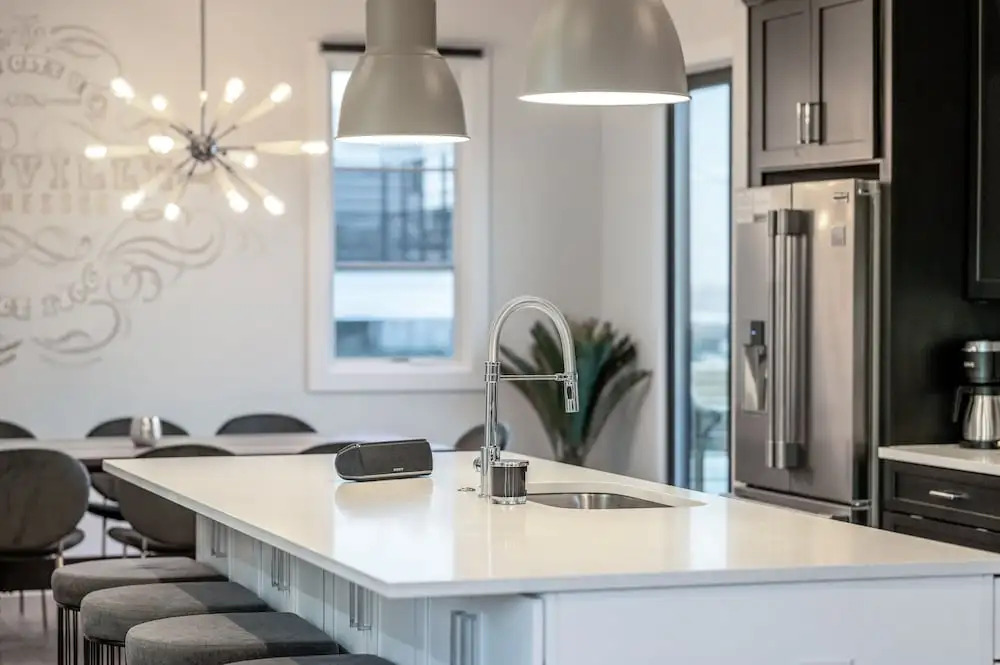 New Listing! Luxe New-build W/ Rooftop Lounge 3 Bedroom Townhouse