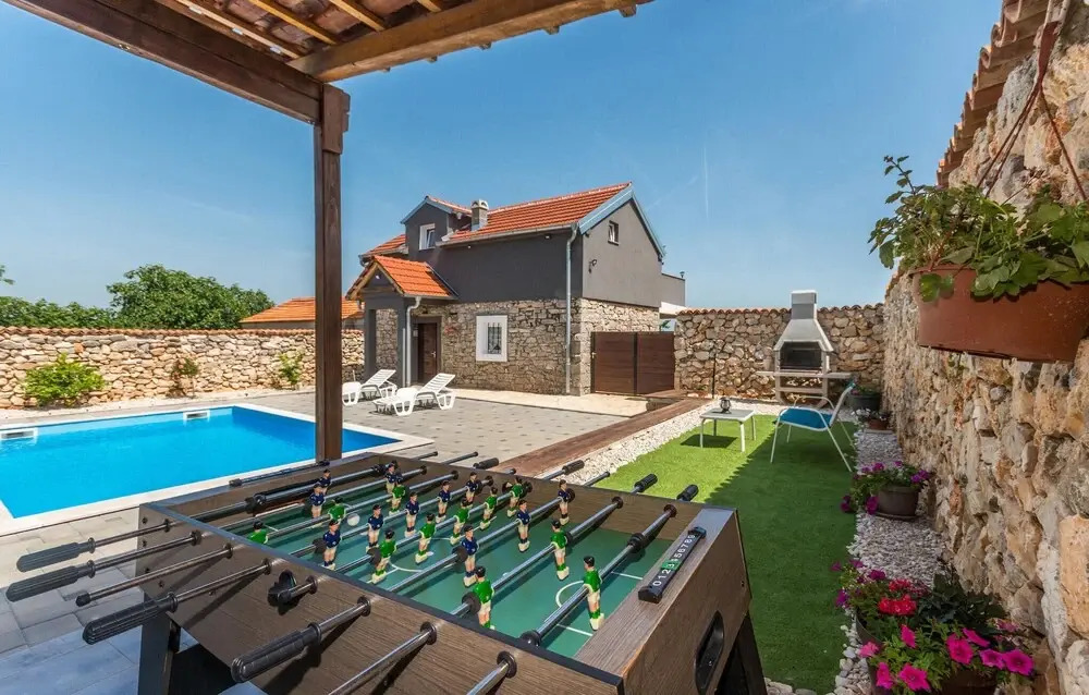 Lovely Home In Donje Rastane
