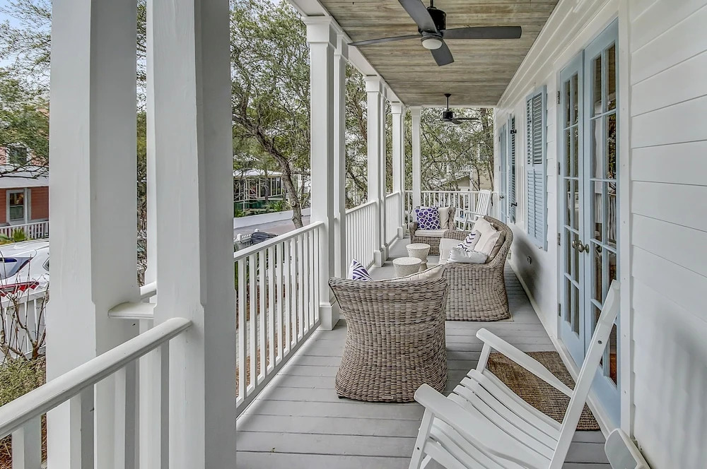 Beautifully Remodeled "taste & Sea" 3br/3.5ba Steps From Beach/pools optional Carriage 3 Bedroom Cottage by RedAwning