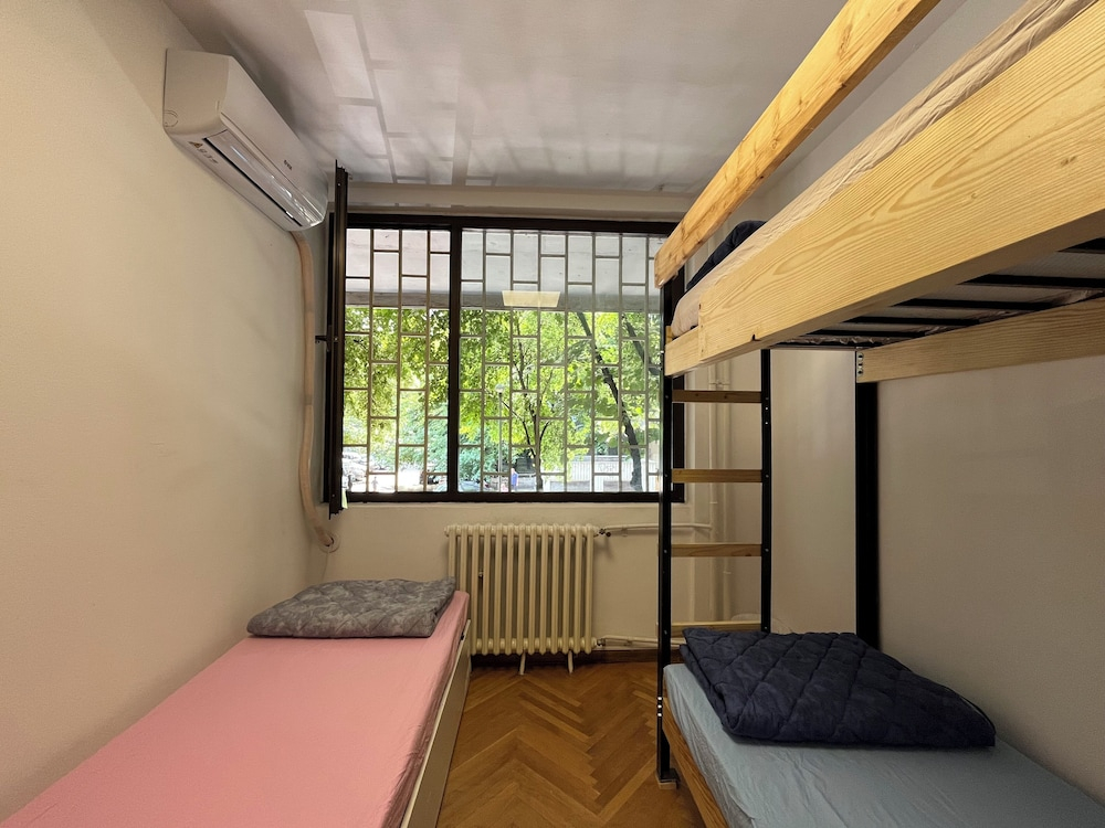 Chillton Hostel