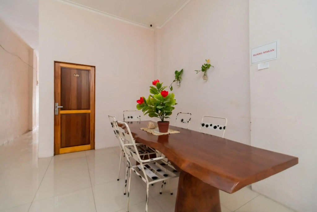 355 Fella Homestay