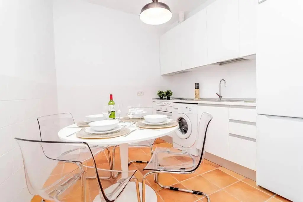 Bello Apartamento en Centro de Madrid, C/Infantas 1-3 by Batuecas