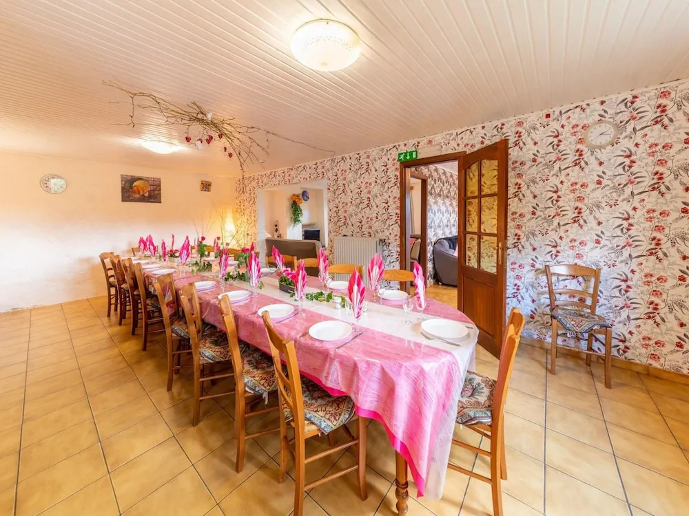 Holiday home in Montleban with garden