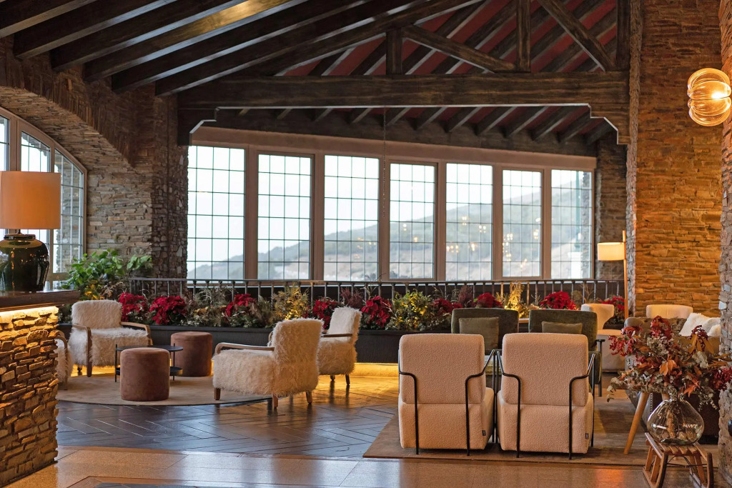 The Mountains Hotel