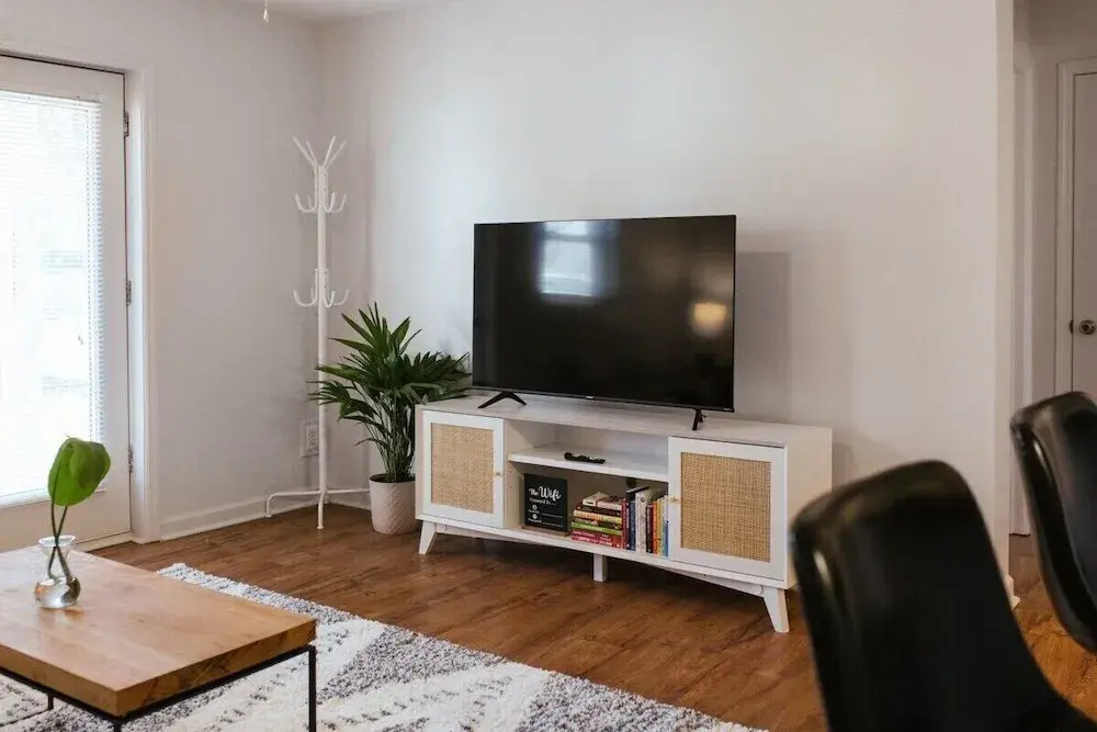 The Cozy Corner Near Downtown