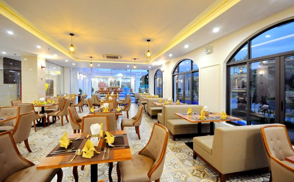 Crown Nguyen Hoang Hotel