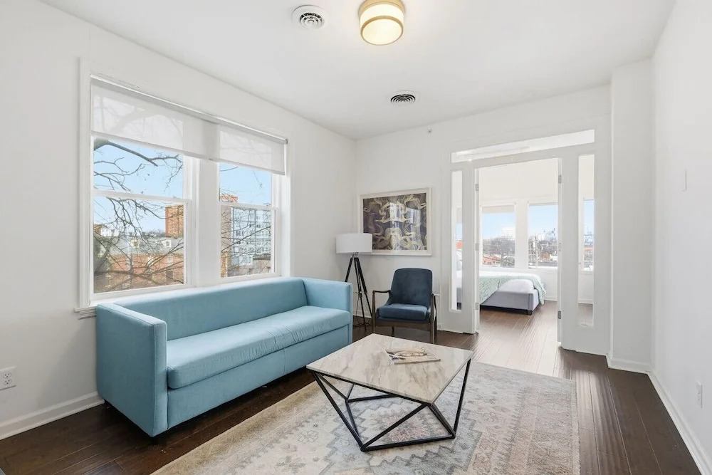 Comfortable 3BR Minutes to Broadway Parking