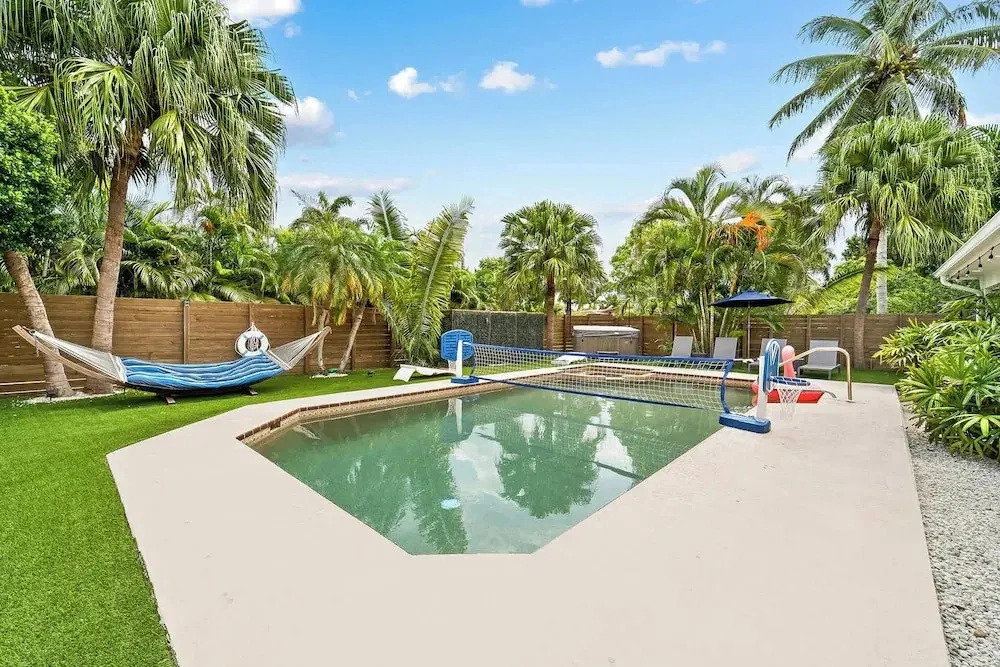 Sunset Lane by Rove Travel Home With Pool & Hot Tub