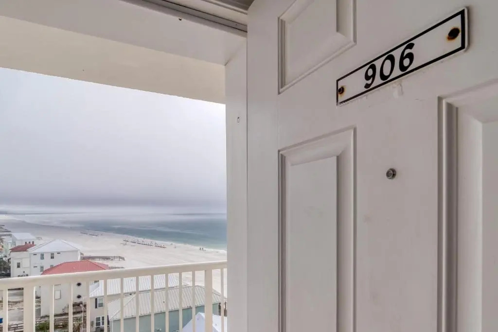 Tradewinds 906