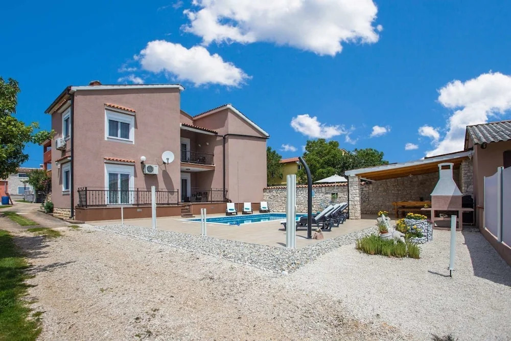Villa Lara