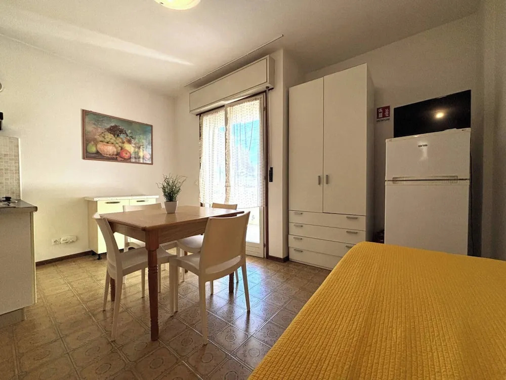 Nice Studio With Side sea View