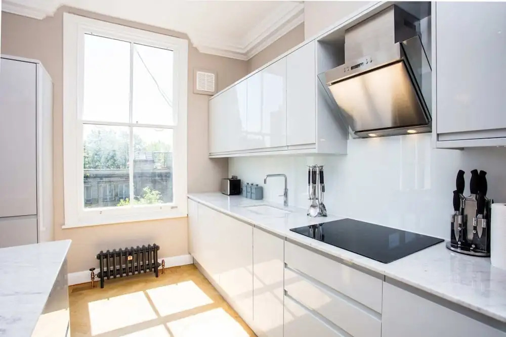 Bright, Vibrant 1 BD Apartment in Sth Hampstead