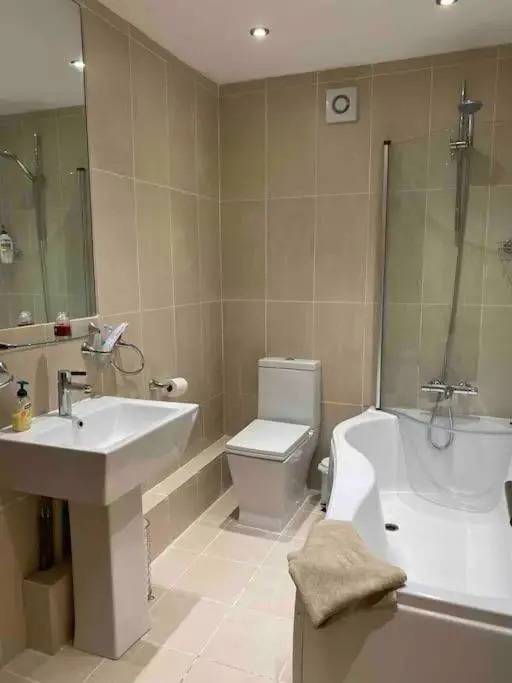 Beach Retreat, Stones Throw Away from Beach