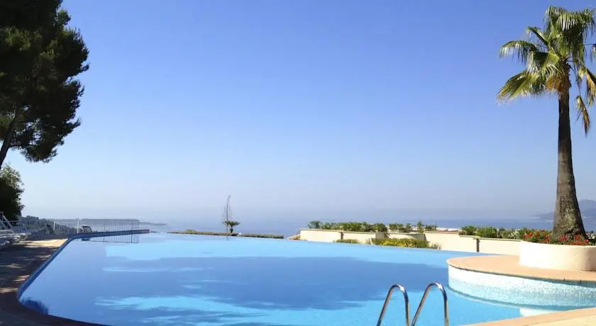 Cannes Golf Apartment
