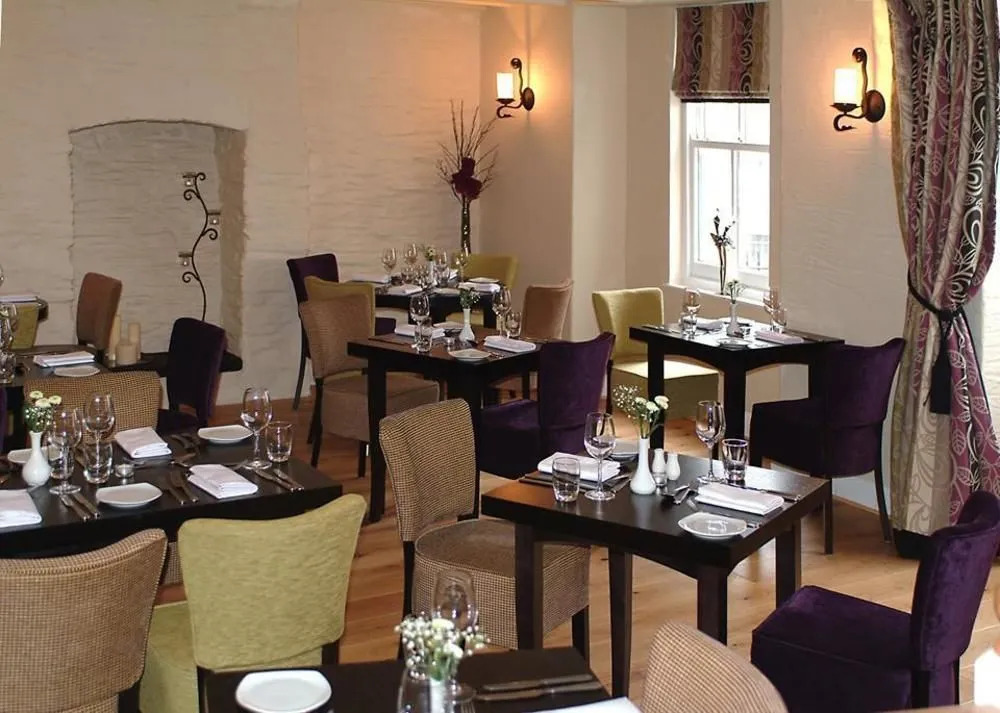 Gwestyr Emlyn Hotel