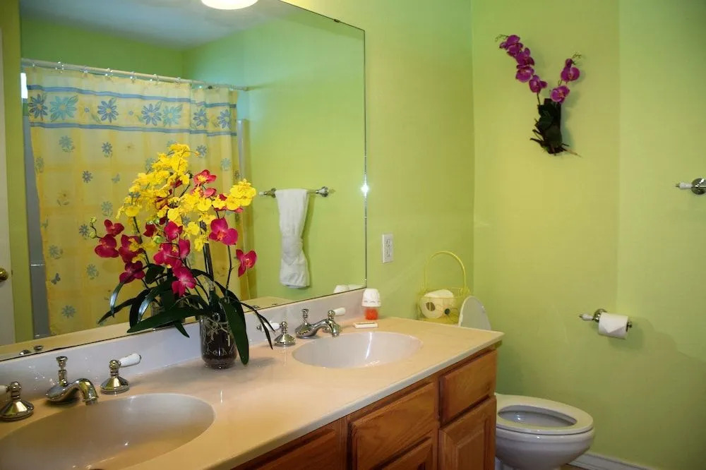 Pinkadot - Four Bedroom Home