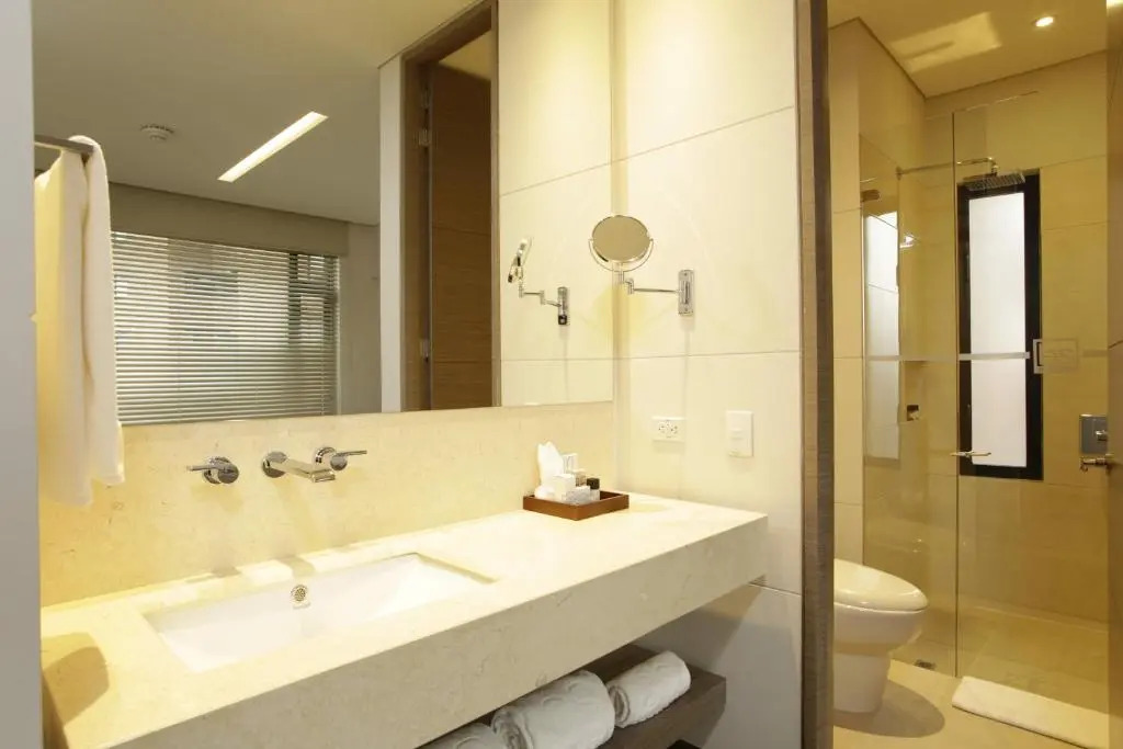 Bs Rosales Hotel And Suites