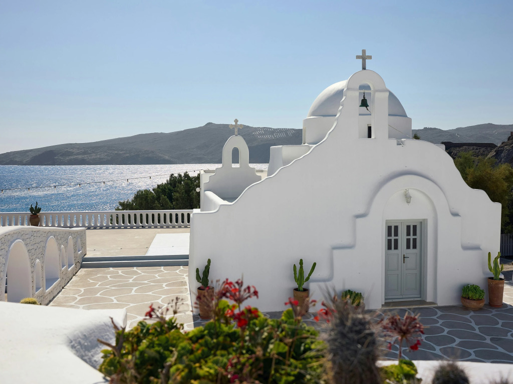 Mykonos Lolita, a Resort to Live