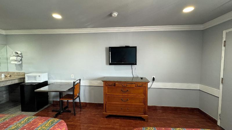 Hiland Motel