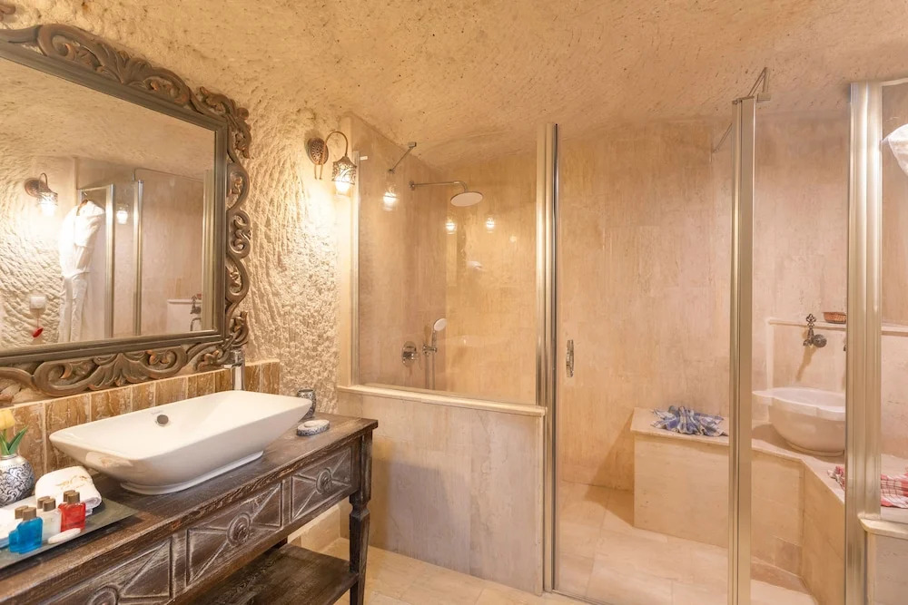 Elysion Cave Suites