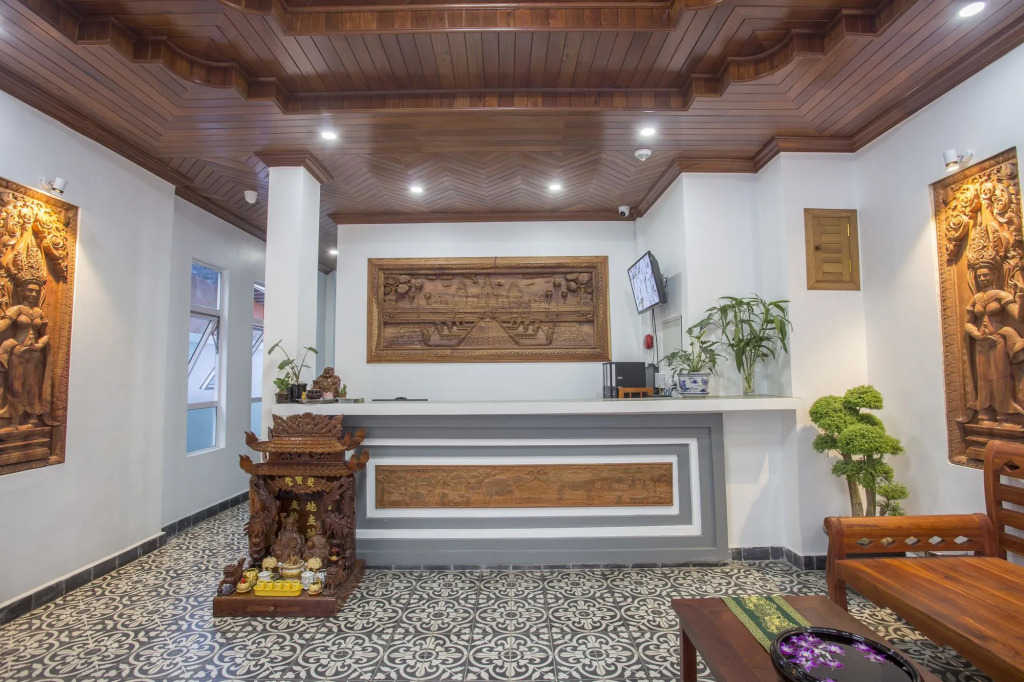 Villa Bayon Guides