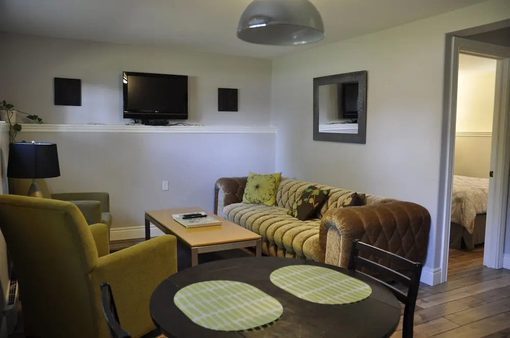 Moncton Suites - 13 Willard Road