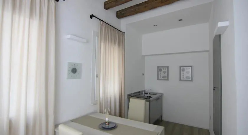 Residenza San Vitale 27 Suite Home