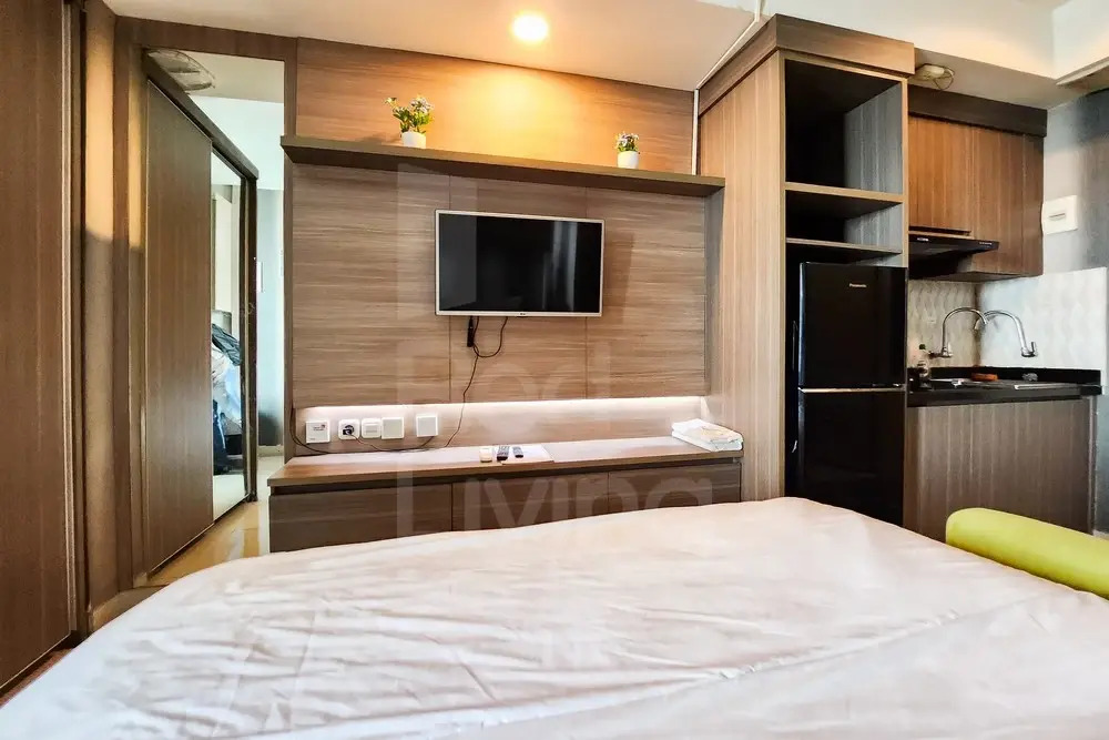 RedLiving Apartemen Grand Kamala Lagoon by Ownr Room