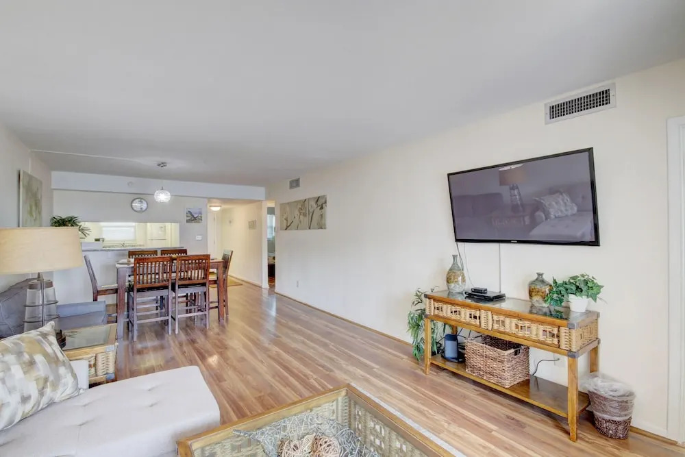 143 El Matador 2 Bedroom Condo by RedAwning