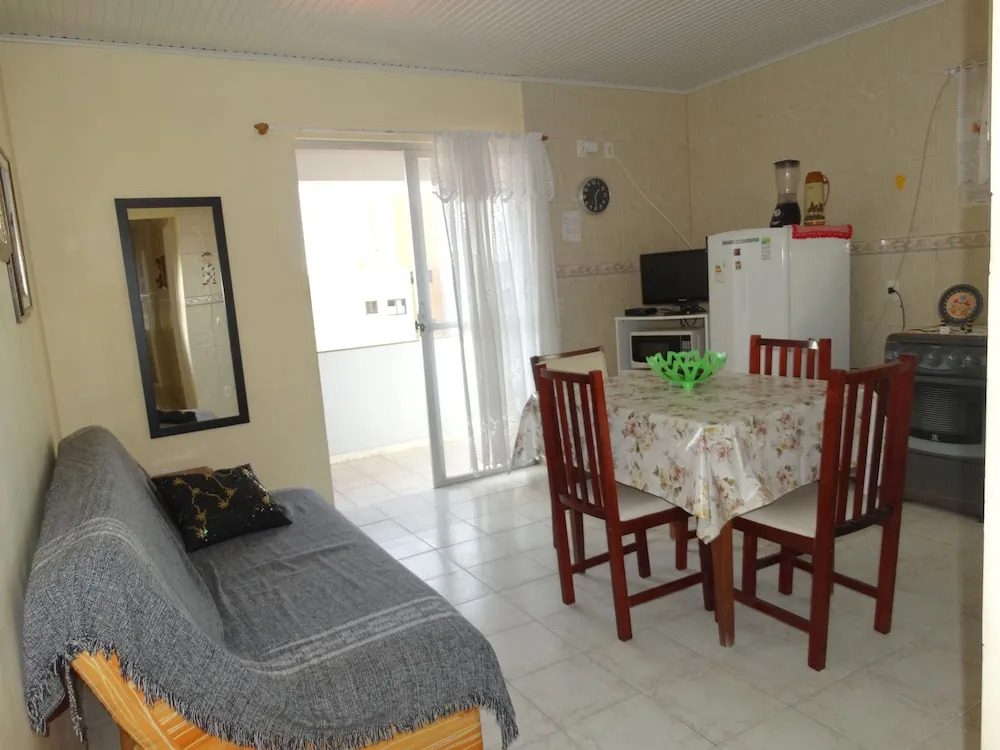 Apartment 2D with 1 Suite & View - 235