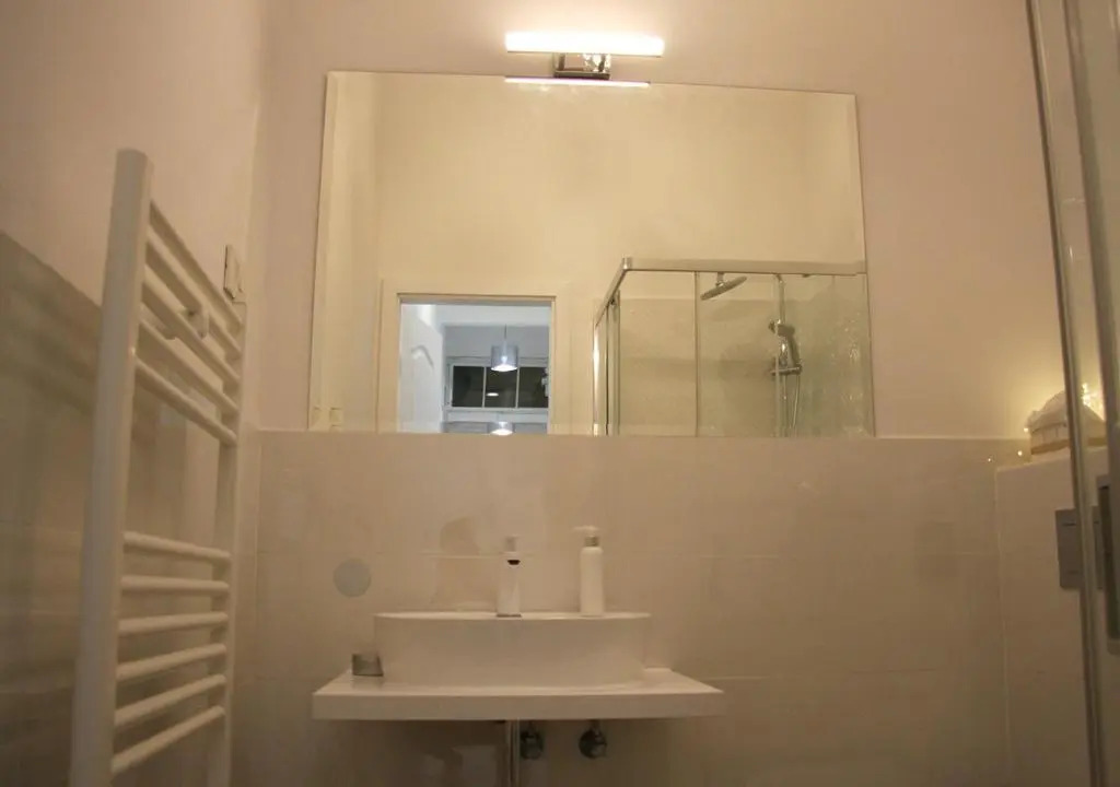 "Shine"Apartment-right on the Main Square 2BDR New Historic Property