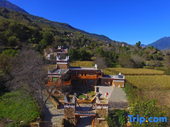 Mountain and cloud boutique inn（Jiaju Village）