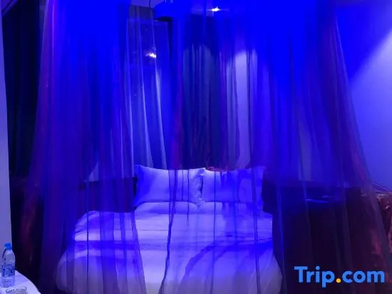 Tonghai Yunshang Impression Theme Hotel