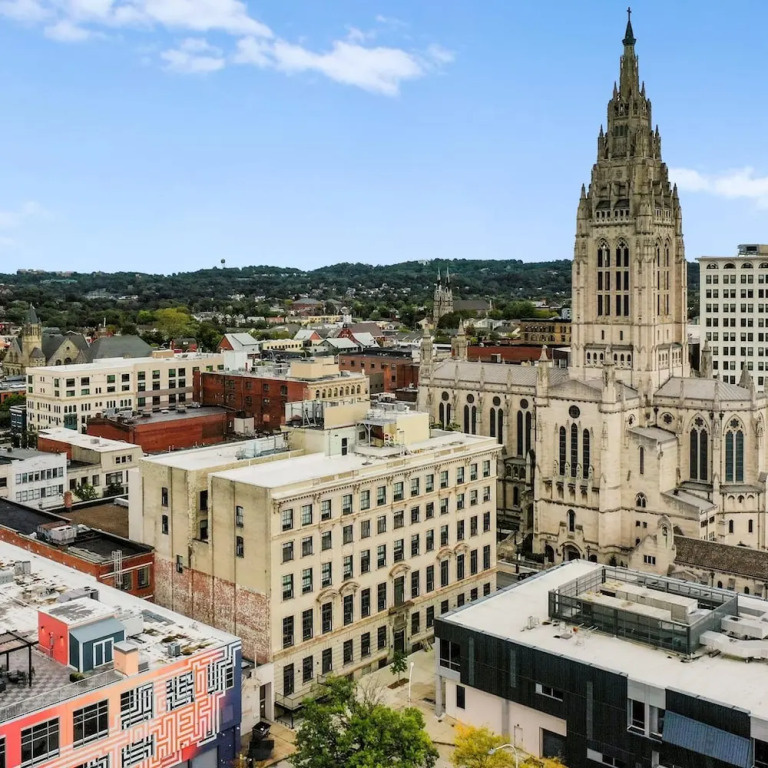 Kasa Accessible Studio in the Heart of Steel City The Maverick