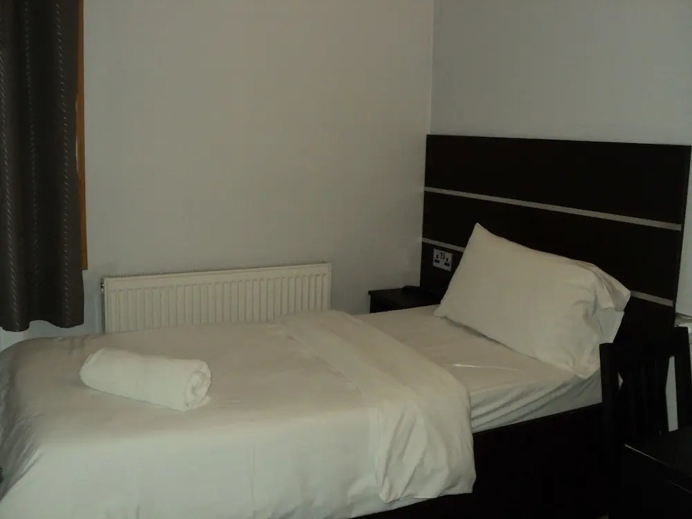 New Globe Hotel