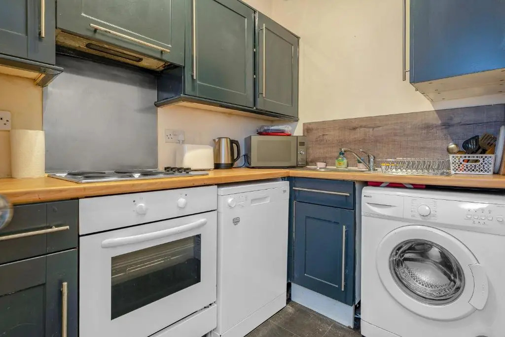 Edinburgh City Centre Jasmine Apartment -SLEEPS 7