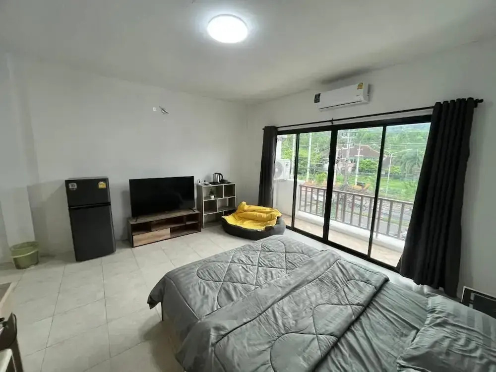 Private Apartment in Phuket With Balcony and Free Wifi